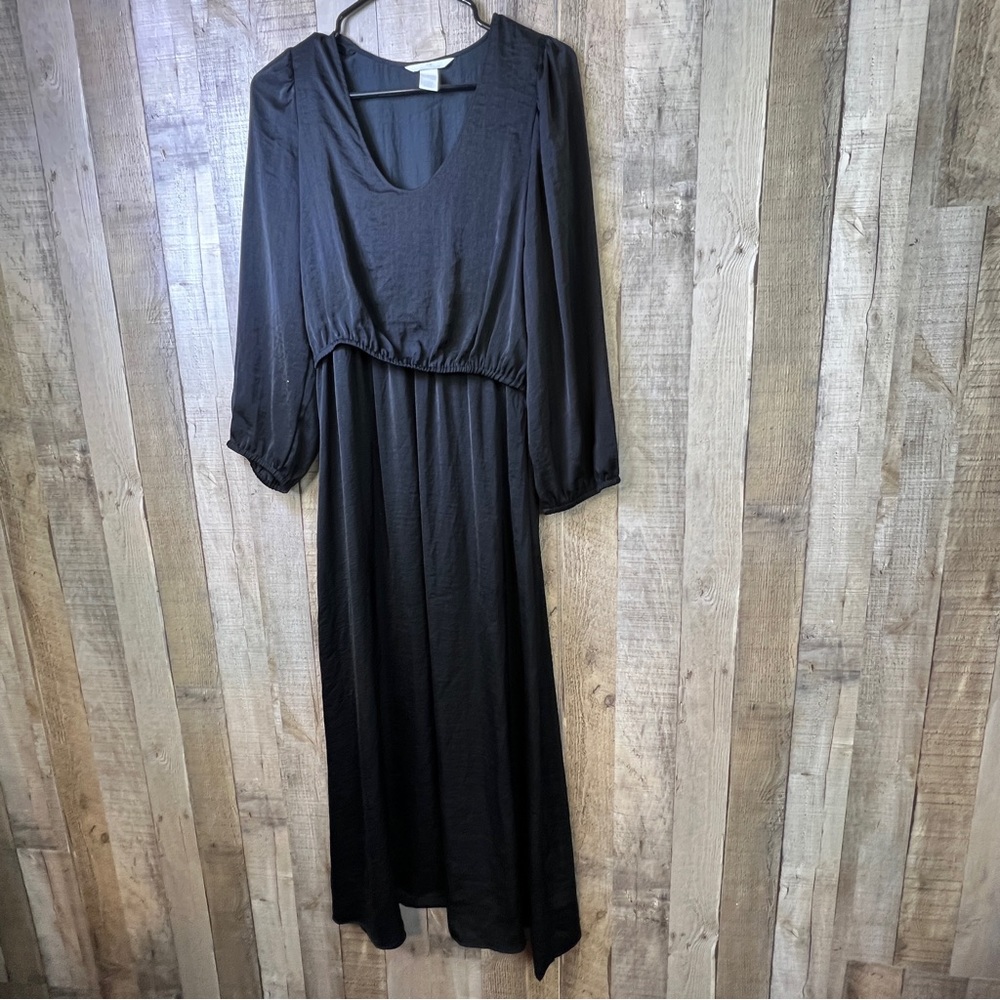 H&M Maternity Size Medium Scoop Neck 3/4 Length sleeves Black Dress